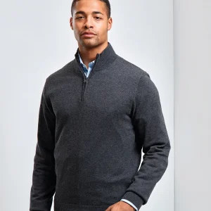 Stickad tröja med dragkedja